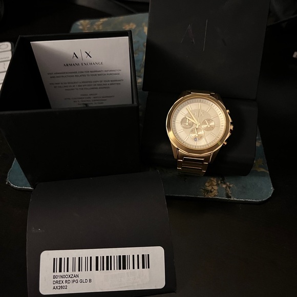 Gold Armani Exchange watch for men - Picture 2 of 6